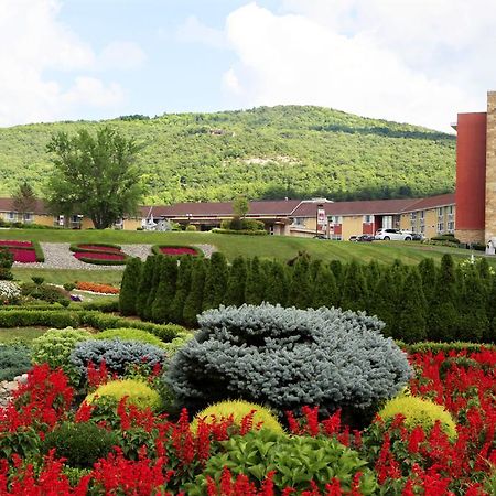 Honors Haven Retreat & Conference Hotel Ellenville Exterior photo