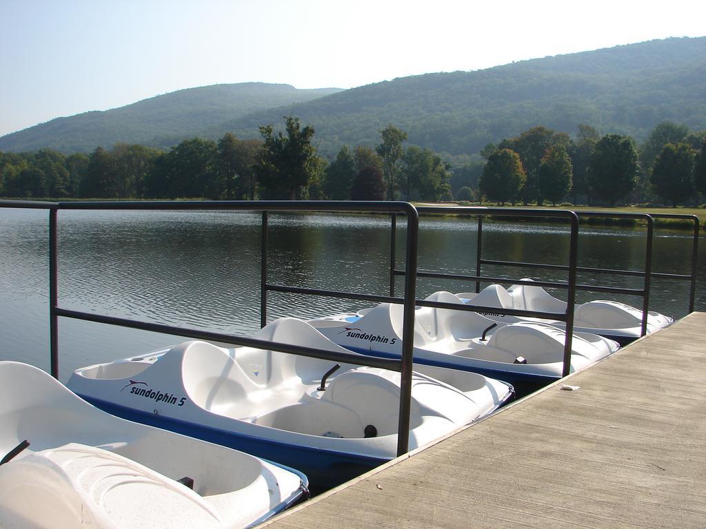 Honors Haven Retreat & Conference Hotel Ellenville Exterior photo