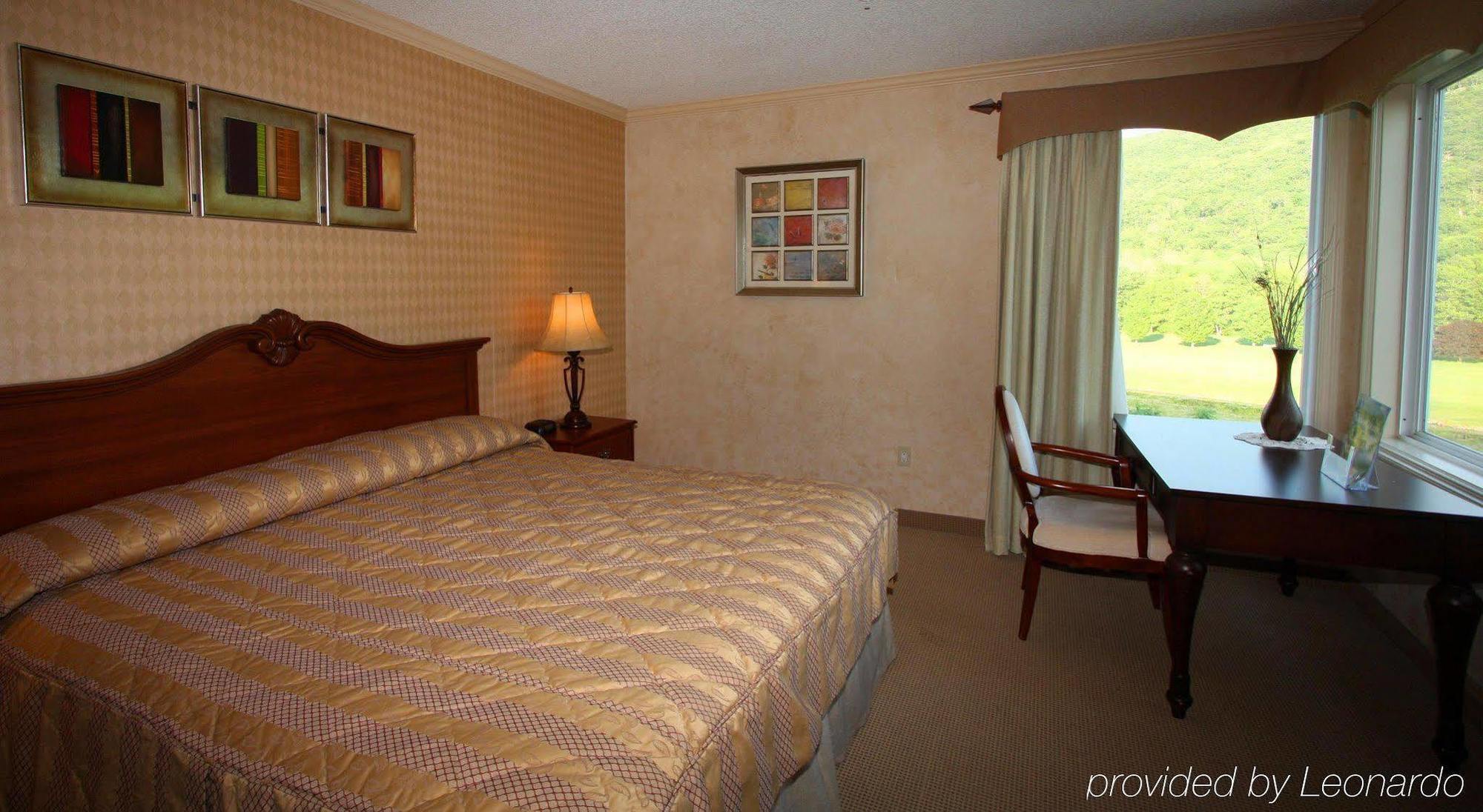 Honors Haven Retreat & Conference Hotel Ellenville Room photo