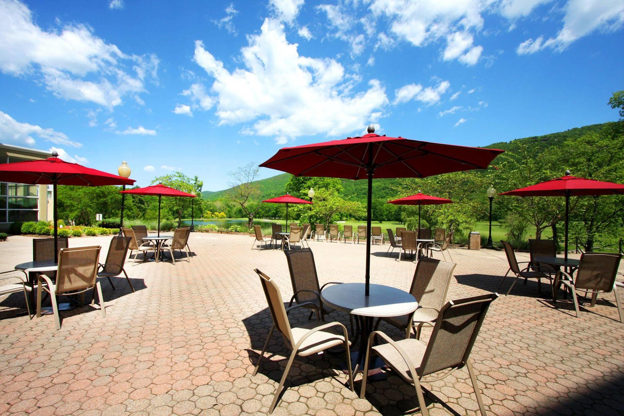 Honors Haven Retreat & Conference Hotel Ellenville Exterior photo